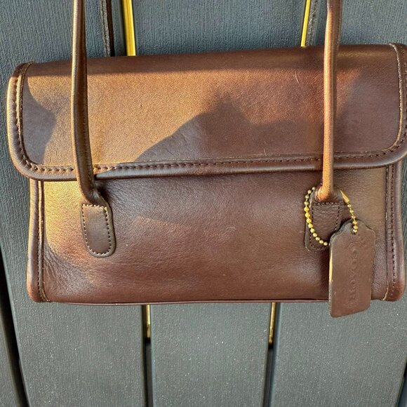 Vintage Coach Laurie Flap in Mahogany - Picture 3 of 10